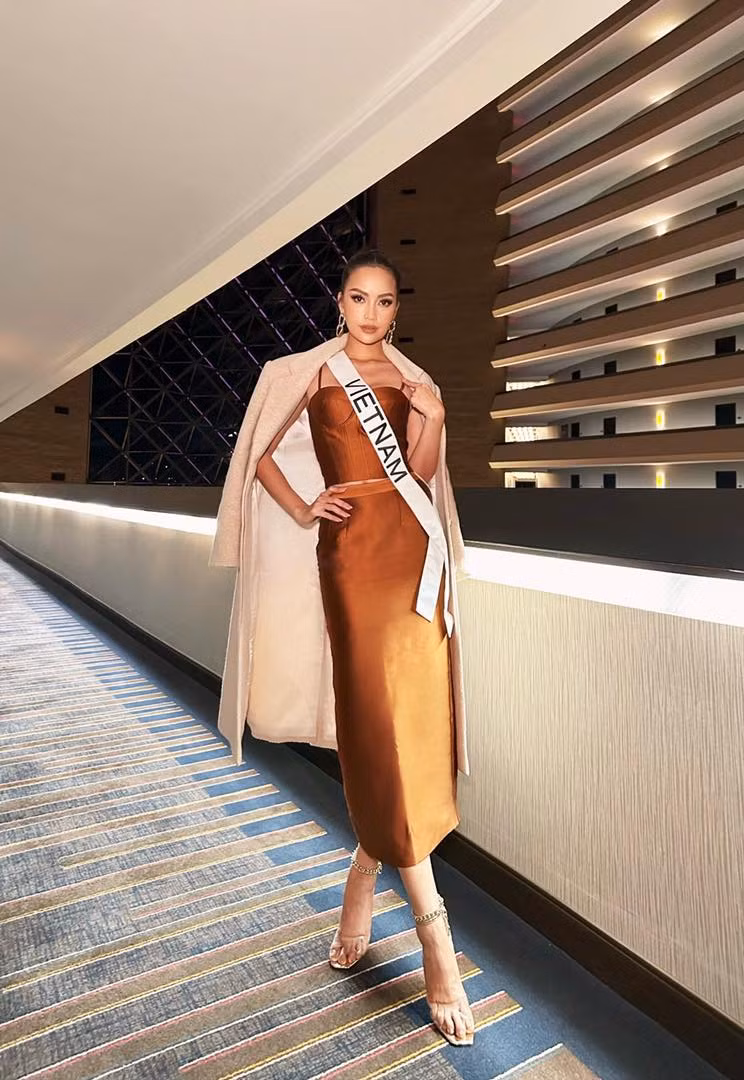 Ngọc Châu đang nỗ lực để có thể chinh phục chiếc vương miện danh giá tại Miss Universe 2022.
