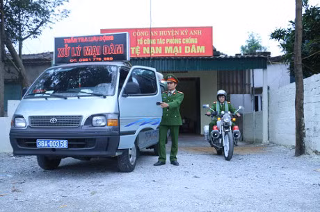 Lap chot chong mai dam giua chon 