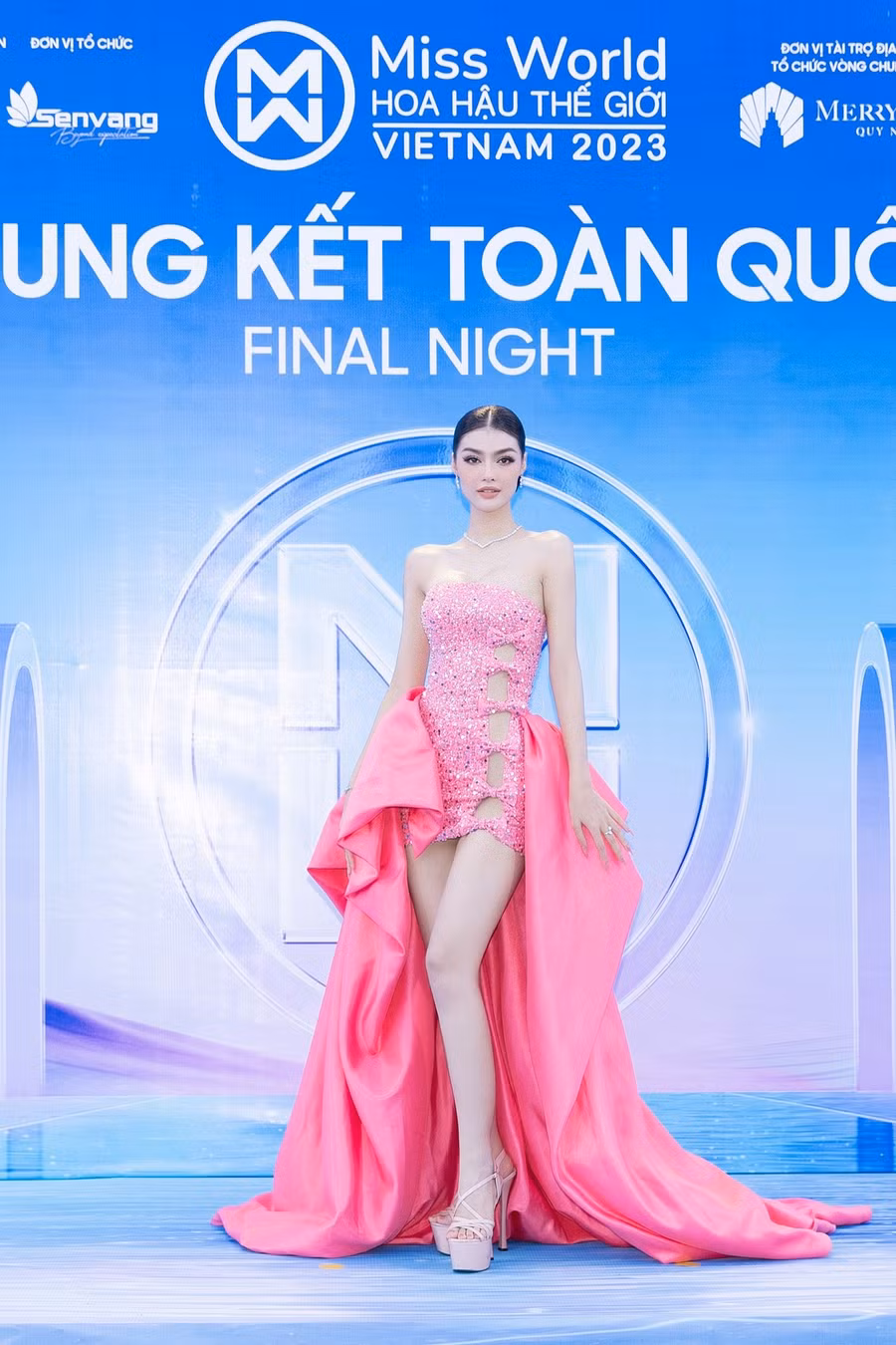 Á hậu Kiều Loan.