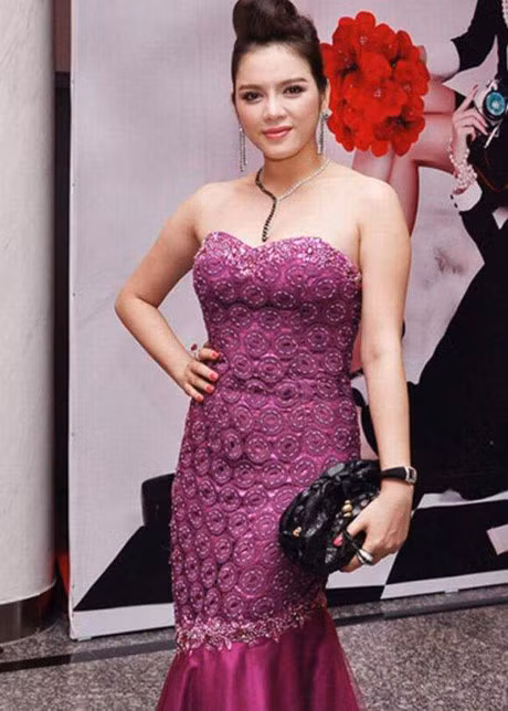 Bat ngo voi khoi tai san khung cua nhung my nhan Viet - Anh 12