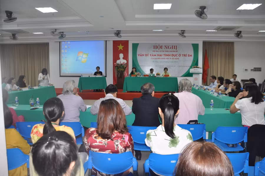 Vấn đề bạo hành và xâm hại tình dục trẻ em trở thành nội dung “nóng” tại các hội nghị tiếp xúc cử tri trong thời gian qua