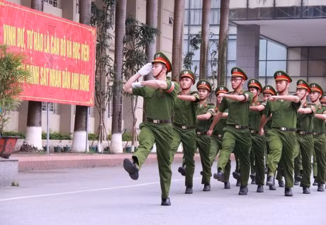 Xem man huan luyen bai ban cua hoc vien truong canh sat - Anh 3