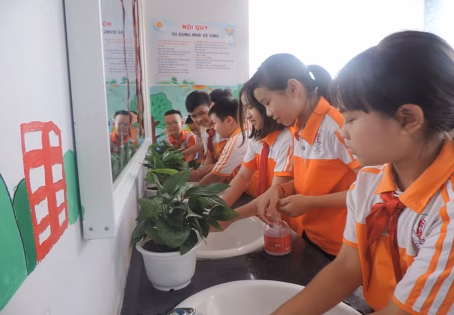 Mô hình “nhà vệ sinh thân thiện” được triển khai ở nhiều quận, huyện