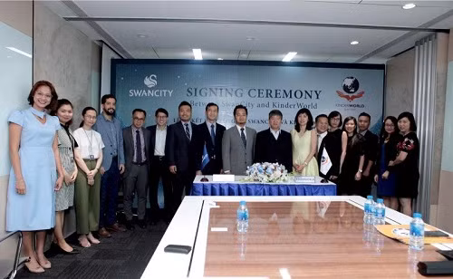 Các đại biểu dự lễ ký kết