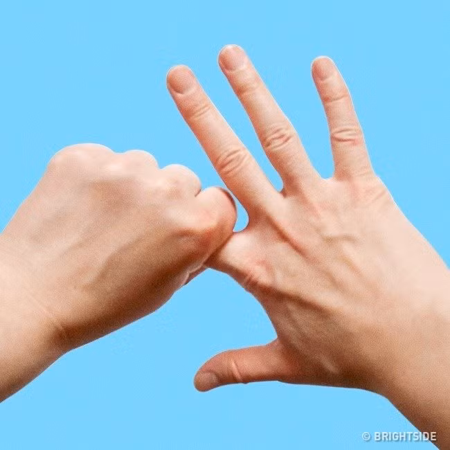 Điều kỳ diệu gì sẽ đến với cơ thể khi nắm tay theo những cách này? ảnh 2 Điều kỳ diệu gì sẽ đến với cơ thể khi nắm tay theo những cách này? ảnh 2