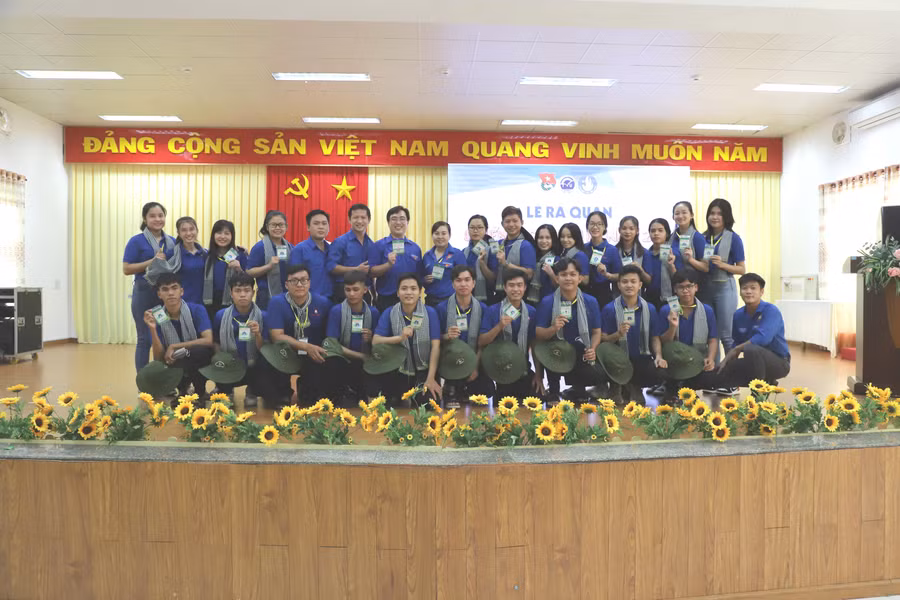 Chiến dịch thanh niên tình nguyện hè Trường ĐH Trà Vinh với nhiều công trình, phần việc ý nghĩa. Chiến dịch thanh niên tình nguyện hè Trường ĐH Trà Vinh với nhiều công trình, phần việc ý nghĩa.