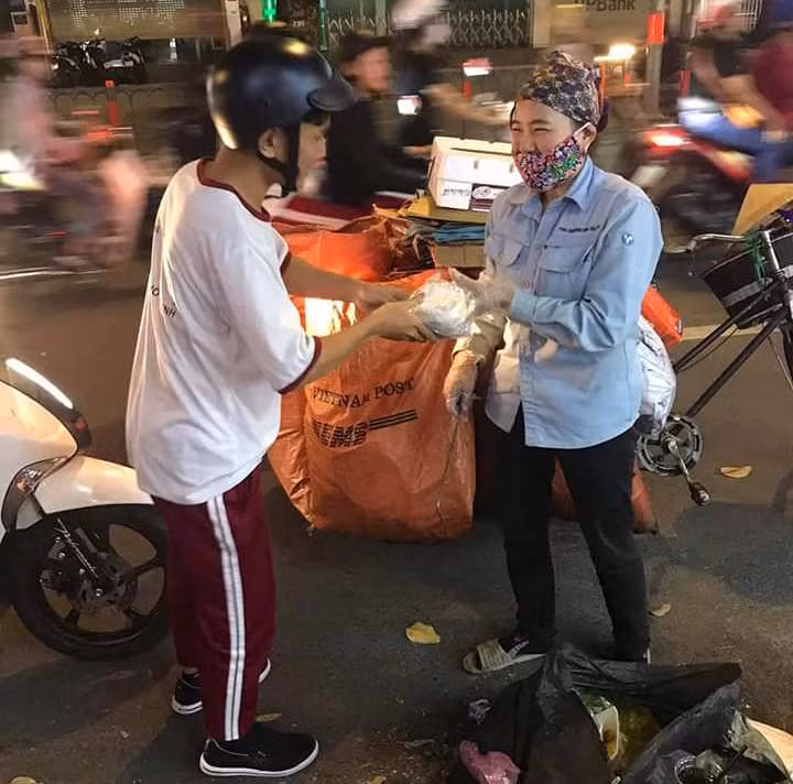 Hành động nhỏ, ý nghĩa lớn của học sinh Trung tâm GDTX Chu Văn An