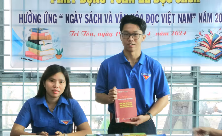 Giới thiệu những quyển sách hay đến với các bạn đoàn viên và học sinh.