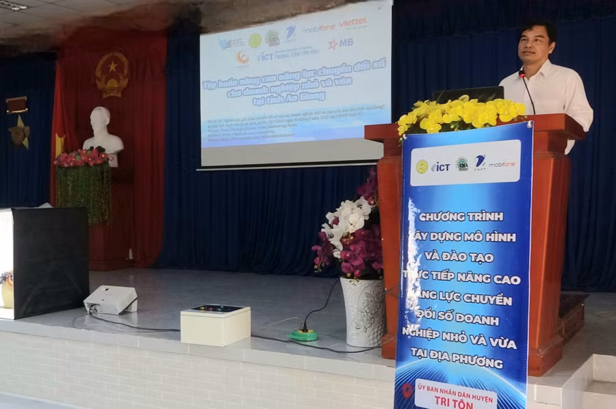 Tri Tôn (An Giang) tập huấn nâng cao năng lực chuyển đổi số cho doanh nghiệp.