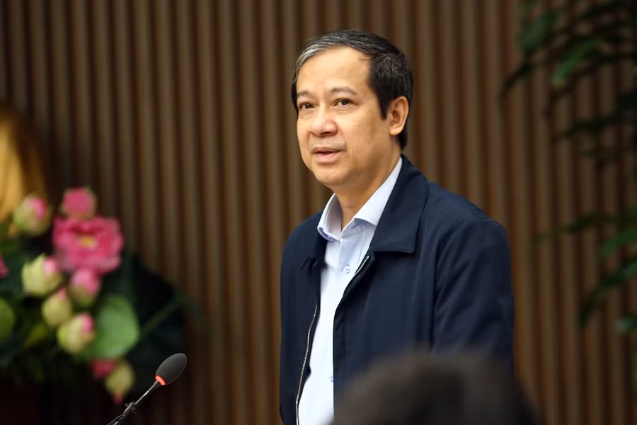 Bộ trưởng Bộ Giáo dục và Đào tạo Nguyễn Kim Sơn phát biểu tại cuộc họp. Ảnh: VGP/Đình Nam