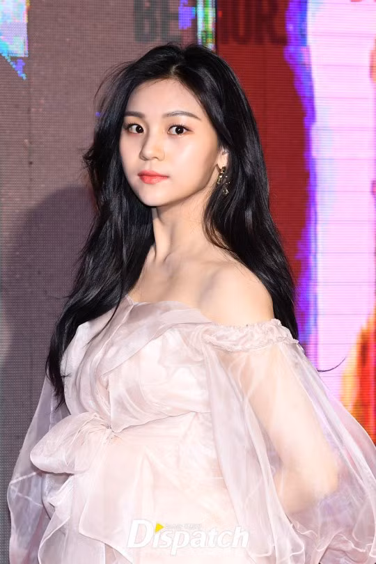Ngoại hình khác xa sau 10 năm ra mắt của Lisa (Black Pink), G-Dragon, Ji Hyo (TWICE)... ảnh 2 Than tuong Kpop co ngoai hinh khac xa sau 10 nam ra mat hinh anh 2 4_15549095577521506143725.jpg