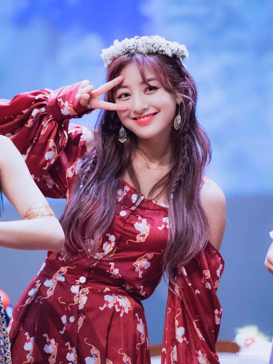 Ngoại hình khác xa sau 10 năm ra mắt của Lisa (Black Pink), G-Dragon, Ji Hyo (TWICE)... ảnh 8 Than tuong Kpop co ngoai hinh khac xa sau 10 nam ra mat hinh anh 8 3310848_jihyo_duoc_yeu_men_nho_ve_5_1575368911000532661220.jpg