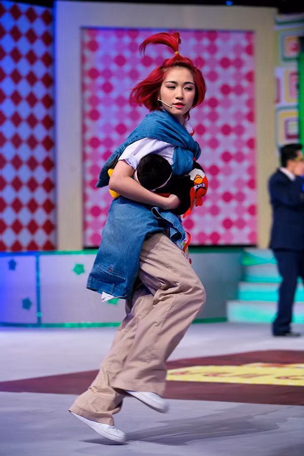 Dàn sao trẻ "hồi teen" với áo trắng, khăn quàng đỏ ảnh 2 Dàn sao trẻ hồi teen với áo trắng khăn quàng đỏ