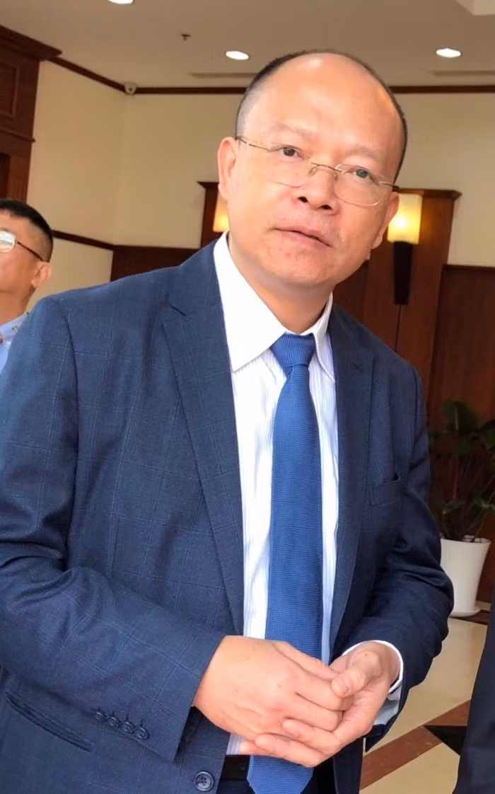 Giáo sư, Tiến sĩ Bùi Thiên Thu.