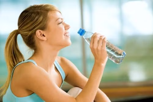Nhật Bản: Uống nước khi bụng rỗng... chữa đủ thứ bệnh