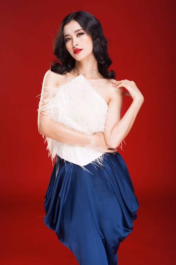Đông Nhi: 