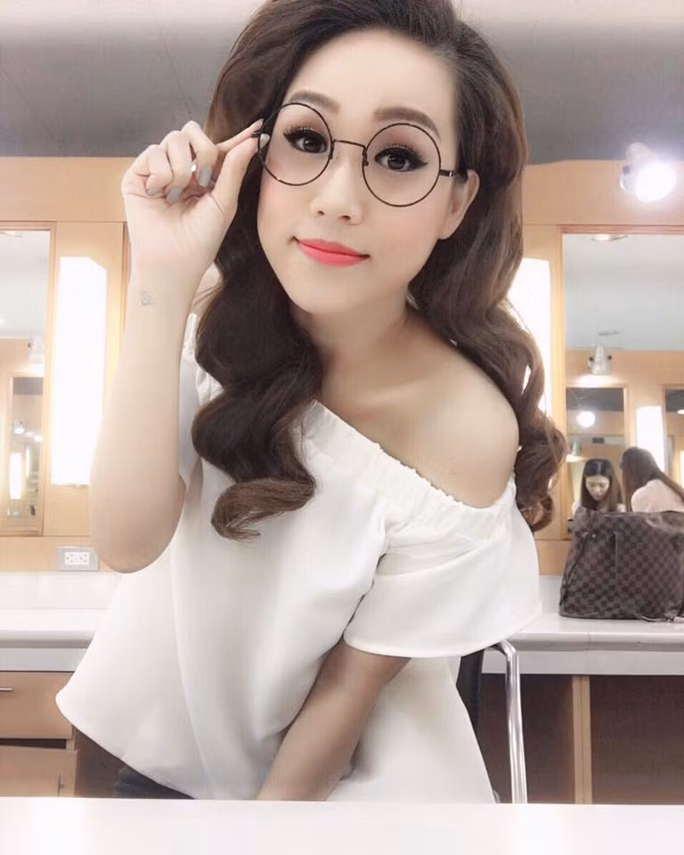 BTV Trúc Mai, MC Trúc Mai, phong cách thời trang BTV Trúc Mai, MC Trúc Mai, phong cách thời trang