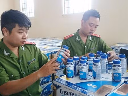 Phat hien hon 27.000 chai sua ghi 