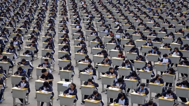 Chỉ 2% ứng viên gaokao được nhận vào 38 trường đại học hàng đầu của Trung Quốc. Chỉ 2% ứng viên gaokao được nhận vào 38 trường đại học hàng đầu của Trung Quốc.