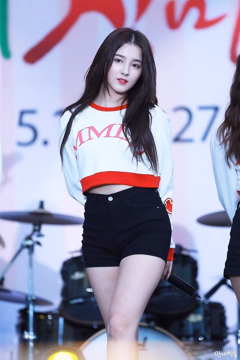 23. Nancy (MOMOLAND cũ).