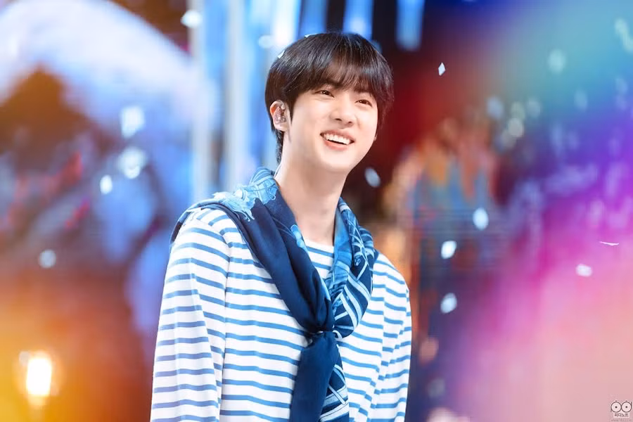 12. Jin (BTS).