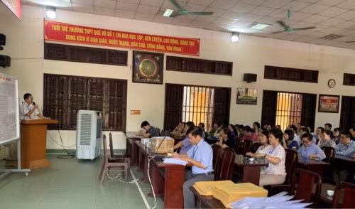 Cán bộ coi thi tiếp tục học tập quy chế thi
