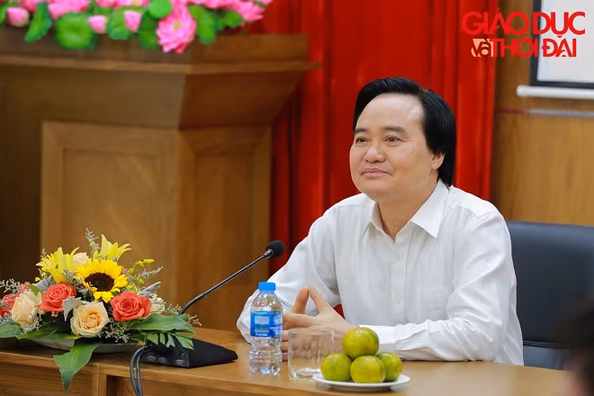 Bộ trưởng yêu cầu Báo tiếp tục kiện toàn đội ngũ; quan tâm đến môi trường, điều kiện làm việc cho cán bộ, phóng viên, biên tập viên.