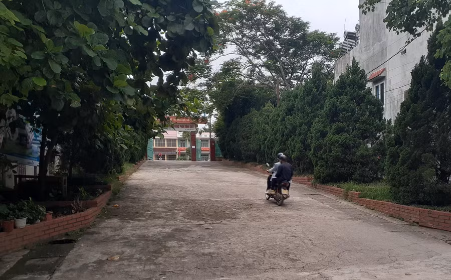 Các thí sinh chủ động di chuyển đến điểm thi Các thí sinh chủ động di chuyển đến điểm thi