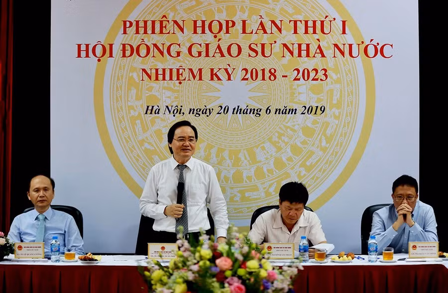 Bộ trưởng Phùng Xuân Nhạ, Chủ tịch Hội đồng GS nhà nước chủ trì phiên họp đầu tiên của Hội đồng GS nhà nước nhiệm kỳ 2018-2023