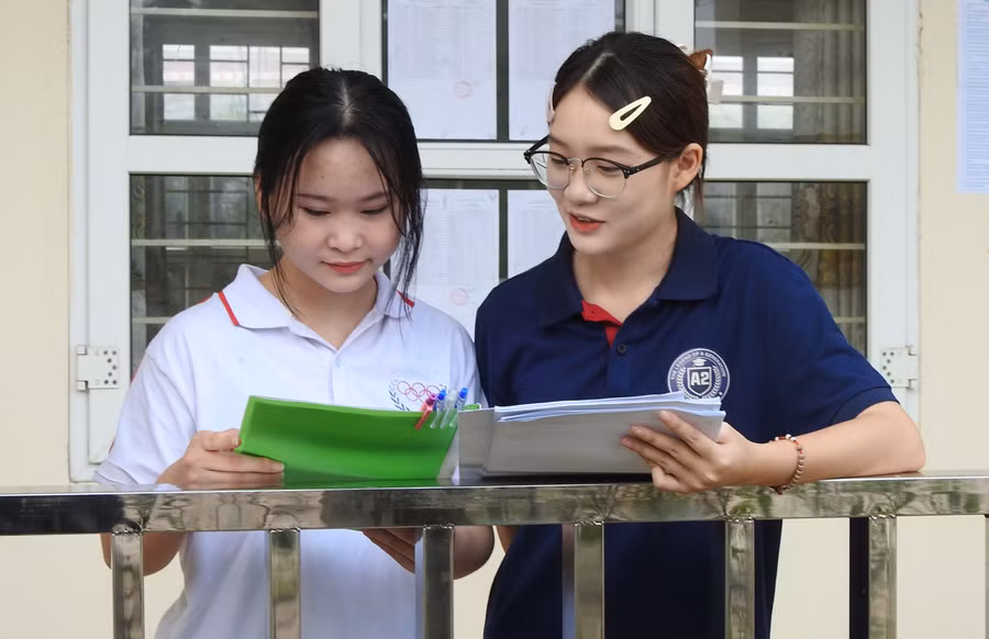 Học sinh tham dự thi Kỳ thi tốt nghiệp THPT năm 2023 tại điểm thi Trường THPT Ba Chẽ (Quảng Ninh). Ảnh: Minh Cương