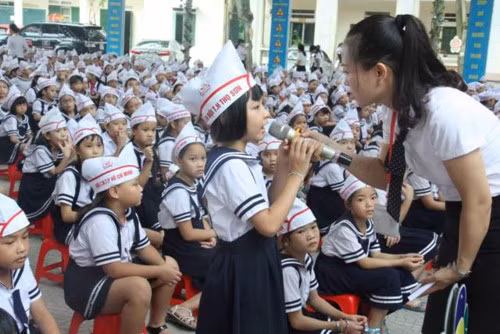 Giờ Chào cờ tại Trường tiểu học Thọ Sơn (Phú Thọ)