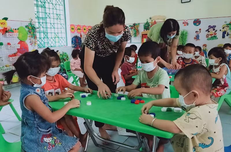 Tiết học khám phá của Trường Mầm non Nậm Manh, huyện Nậm Nhùn. Ảnh: Hà Thuận