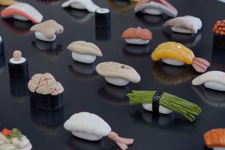 Độc lạ món Sushi được làm bằng đá khiến người xem ngỡ như thật ảnh 3