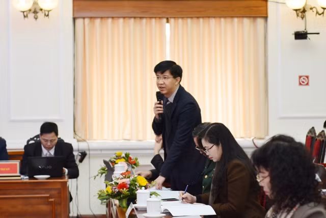 Đại diện các Cục, Vụ thuộc Bộ GD&ĐT phát biểu tại hội nghị