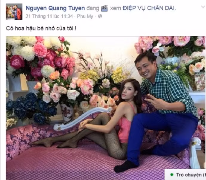 Hình ảnh Kỳ Hân thân mật với đạo diễn Nguyễn Quang Tuyến được đạo diễn này đăng trên trang cá nhân của mình. Nguyen Quang Tuyen Fb post