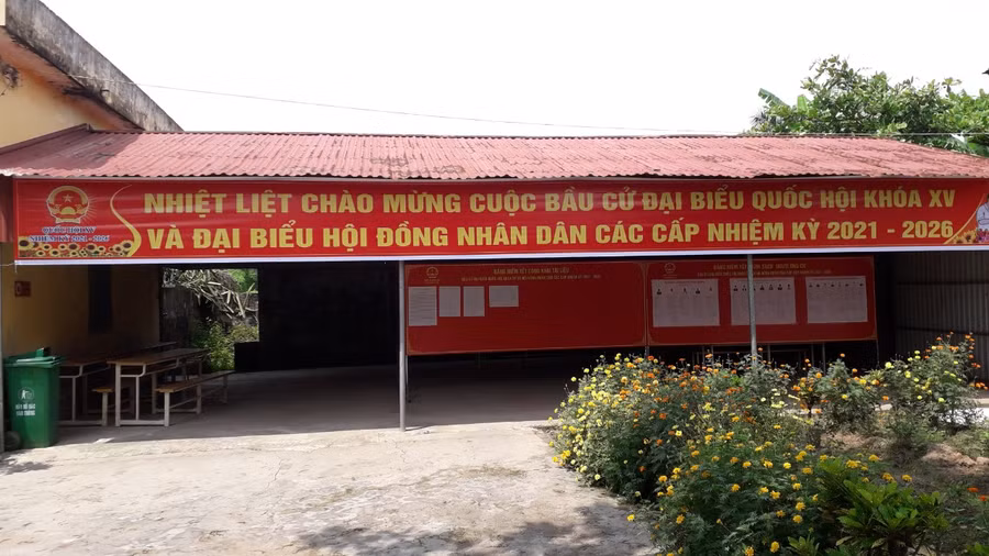 Trường được chọn làm điểm bầu cử chuẩn bị cơ sở vật chất chu đáo, đặc biệt lưu ý phòng chống dịch Covid-19.