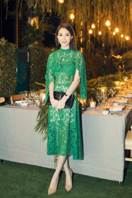 Thu Minh lo vong 2 ngan mo, Le Quyen gia 