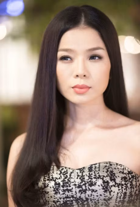 Hong Nhung - Le Quyen: Bi quyet giu gin nhan sac vuot thoi gian cua 2 giong ca hang dau Viet Nam - Anh 9