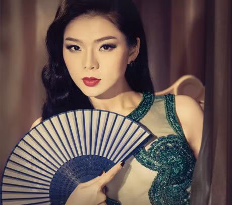 Hong Nhung - Le Quyen: Bi quyet giu gin nhan sac vuot thoi gian cua 2 giong ca hang dau Viet Nam - Anh 10