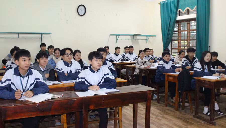 Trường THPT Nguyễn Đình Liễn (Hà Tĩnh) duy trì nền nếp những ngày giáp Tết. Ảnh Phương Hồ Trường THPT Nguyễn Đình Liễn (Hà Tĩnh) duy trì nền nếp những ngày giáp Tết. Ảnh Phương Hồ