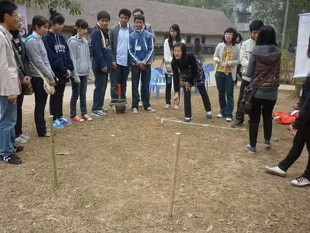 Đánh đáo rèn sự chuẩn xác, khả năng tính toán cho trẻ Đánh đáo rèn sự chuẩn xác, khả năng tính toán cho trẻ