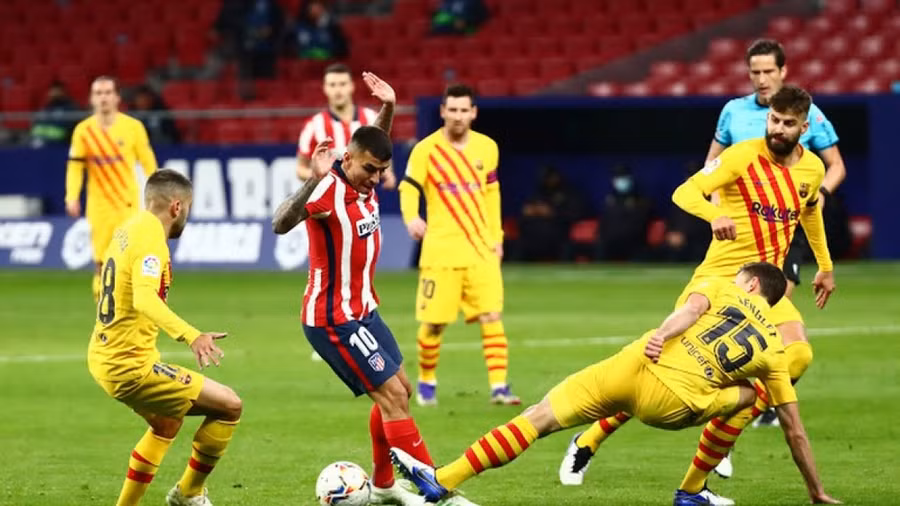 Atletico Madrid thi đấu rất tốt trước Barca (Ảnh: Reuters).