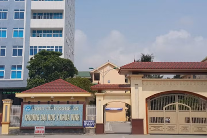Hiệu trưởng trường Đại học Y khoa Vinh bị khiển trách vì làm thất thoát 5,7 tỷ đồng