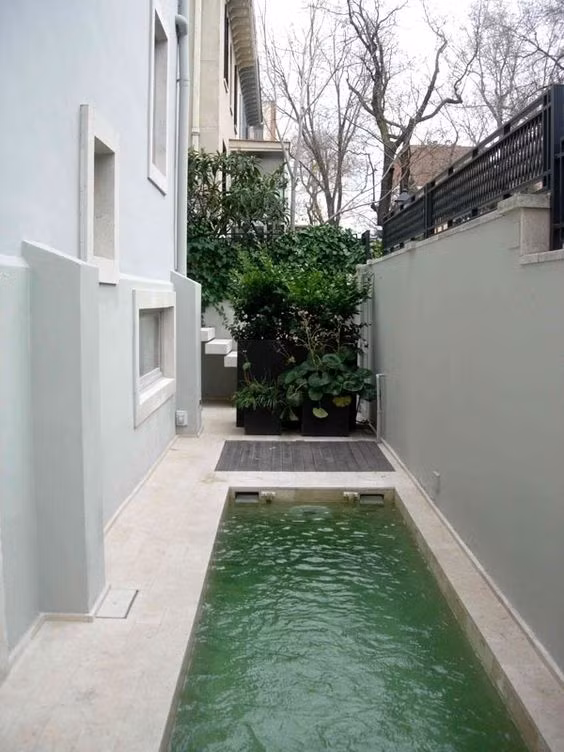 Bể bơi mini cực kỳ tiện nghi cho ngôi nhà có diện tích khiêm tốn