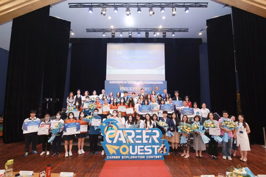 Lễ trao giải CareerQUEST 2021-2022 được tổ chức tại trường Phổ thông Song ngữ Liên cấp Wellspring.