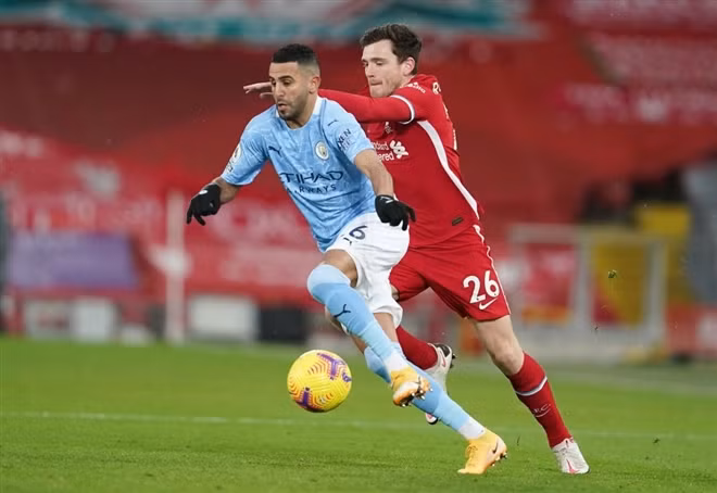 Liverpool và Man City giằng co ở hiệp đấu đầu tiên.