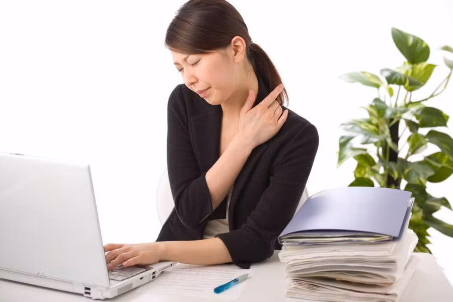Cách giảm đau nhức vai cực nhanh cho dân văn phòng bằng những biện pháp tự nhiên đơn giản ảnh 3