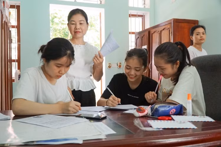 Thí sinh Trường THPT Quỳ Châu (Nghệ An) thời điểm đăng ký dự thi.