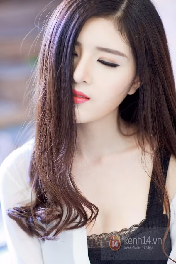 Lilly Luta nâng ngực sau khi sửa mũi và nhấn mí ảnh 4
