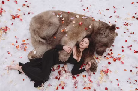 Bo anh nghe thuat chup voi gau that vua ron nguoi, vua dep nhu co tich - Anh 3